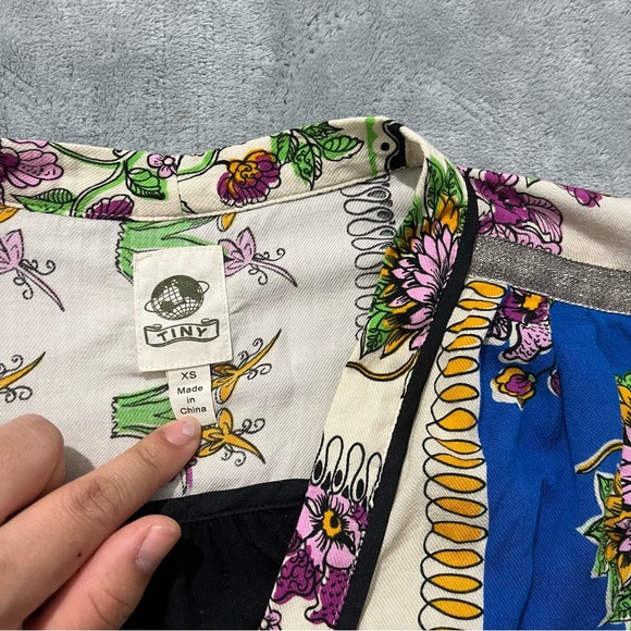 Tiny Anthropologie Floral Top - Picture 7 of 9
